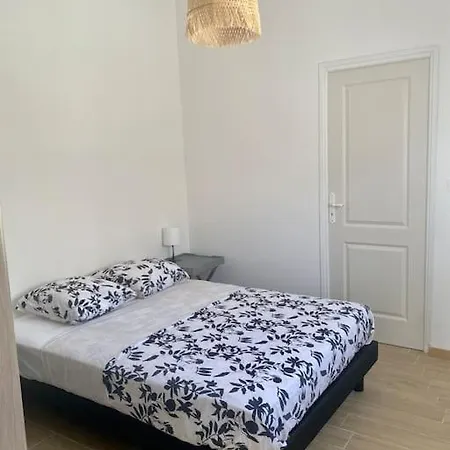 Apartment Paisible Maisonnette A Sur La Sorgue